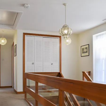 Holiday home Oak Apple House